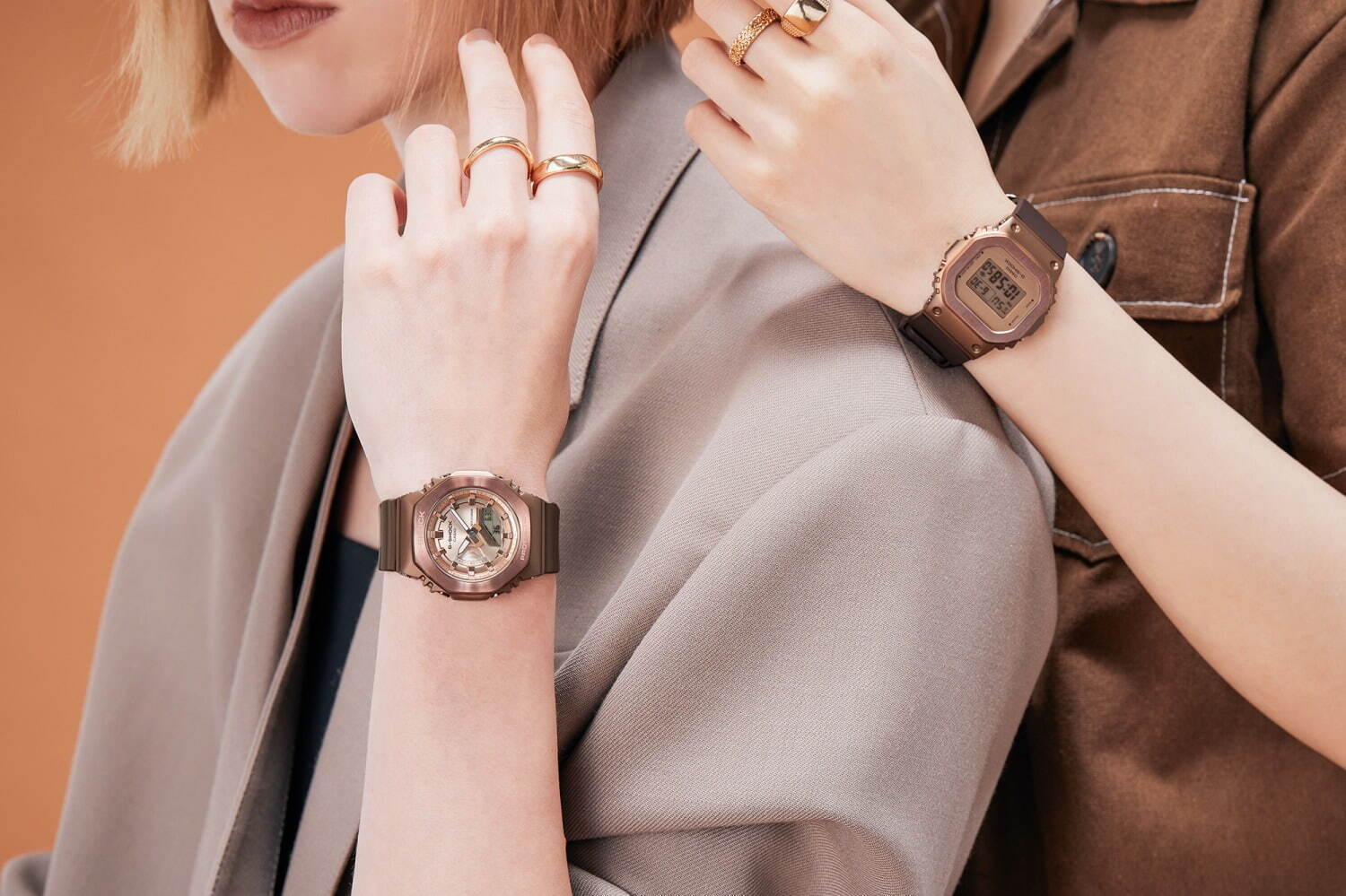 G-SHOCK“全面ブロンズカラー”のコンパクト腕時計、スクエア＆八角形の艶消しメタルベゼル｜写真11