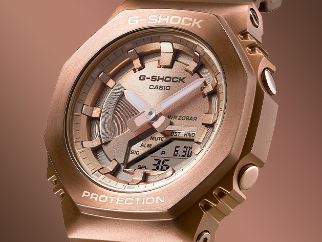 G-SHOCK“全面ブロンズカラー”のコンパクト腕時計、スクエア＆八角形の艶消しメタルベゼル｜写真2