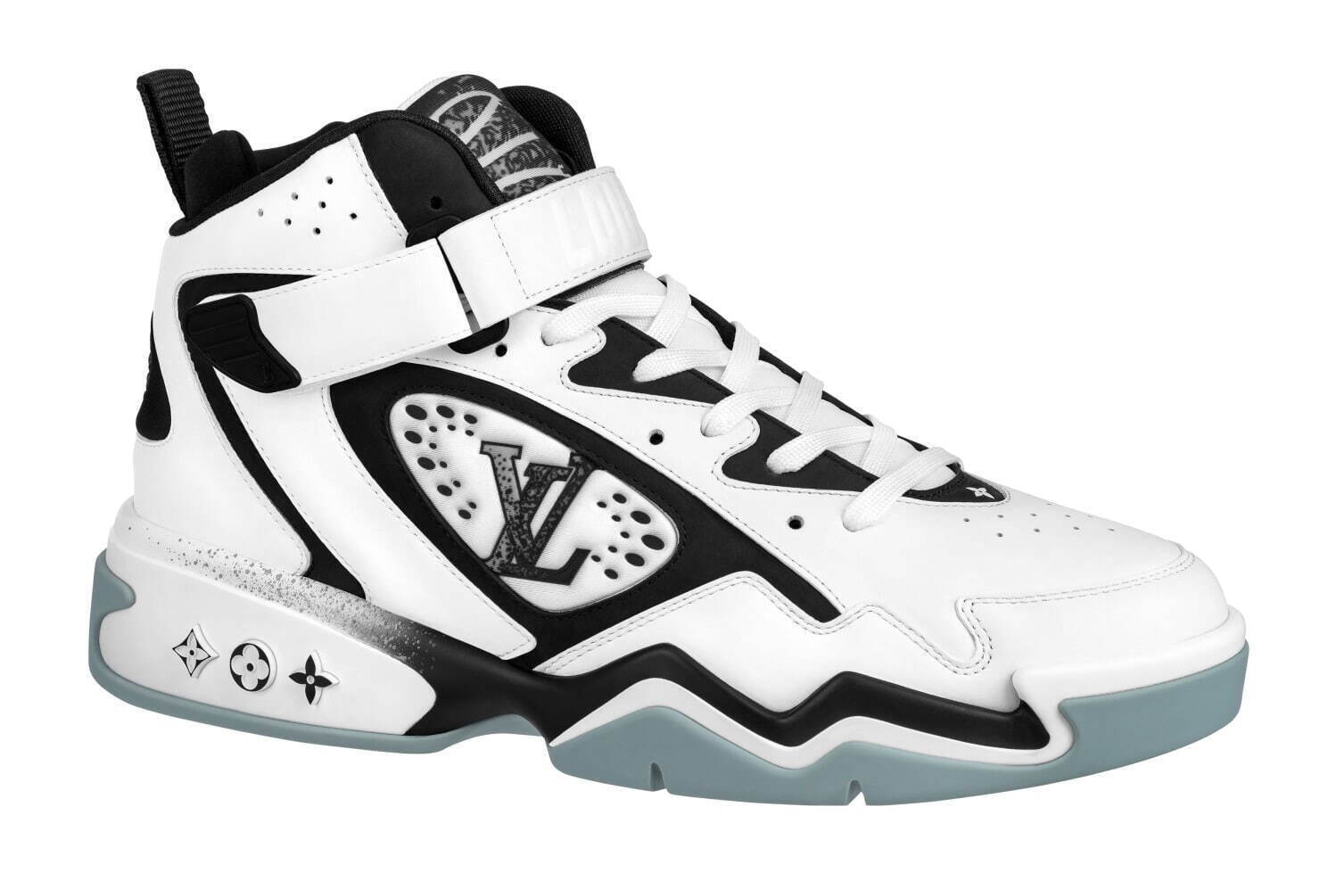 人気ハイブランドのおすすめメンズスニーカー[2022年秋冬]コーデに華やぎを添える高級シューズ｜写真2