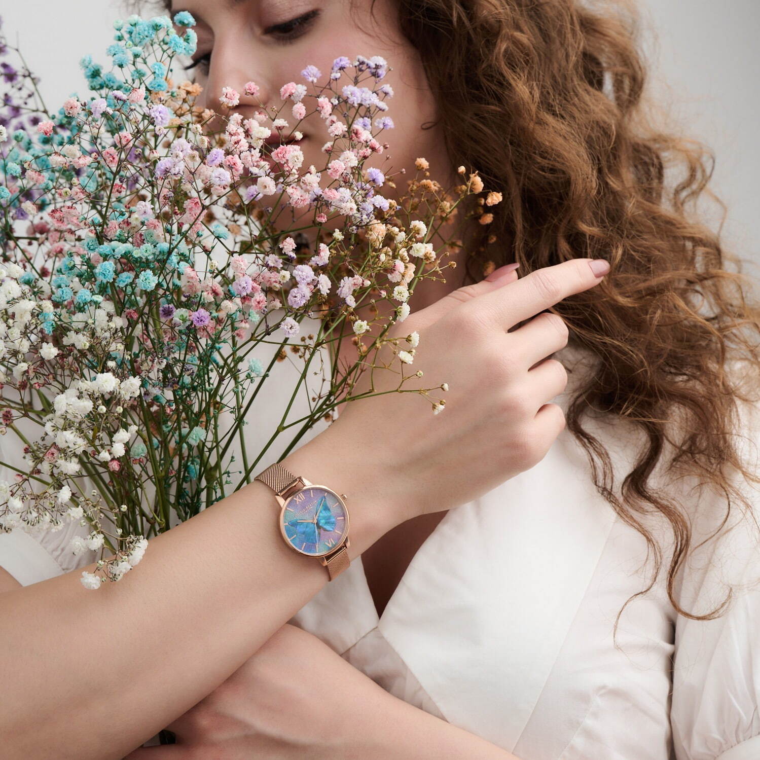 オリビア・バートンから“モルフォ蝶”モチーフの新作腕時計、神秘的な青い羽をグリッター文字板に｜写真6