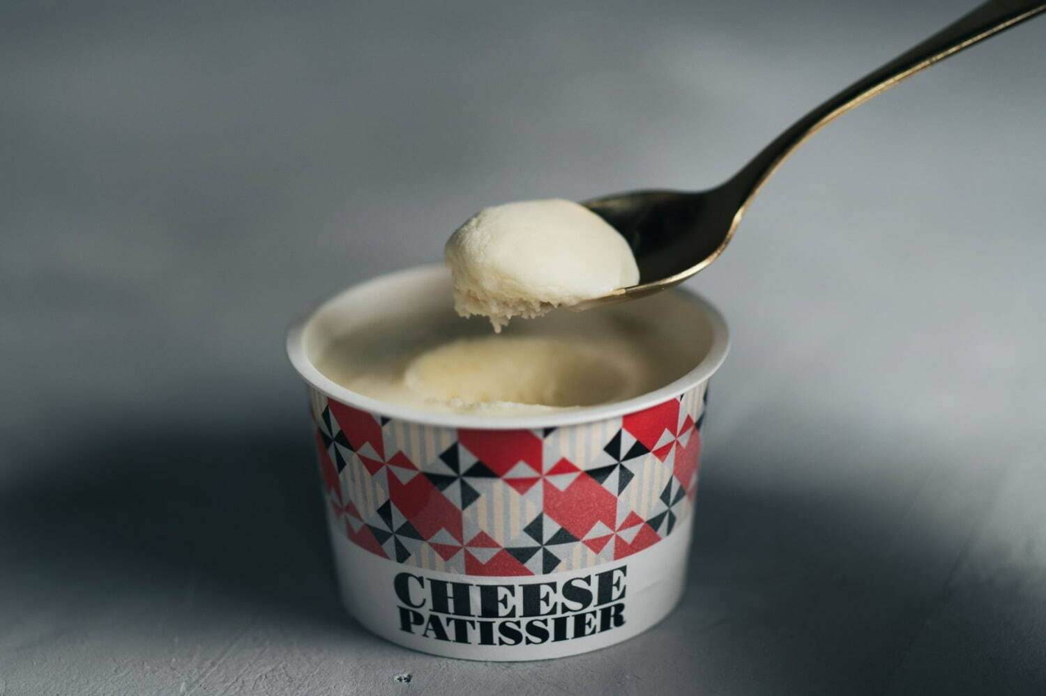 「チーズパティシエ」Q・B・B“かび系ナチュラルチーズ”使用の濃厚チーズアイスクリーム｜写真3
