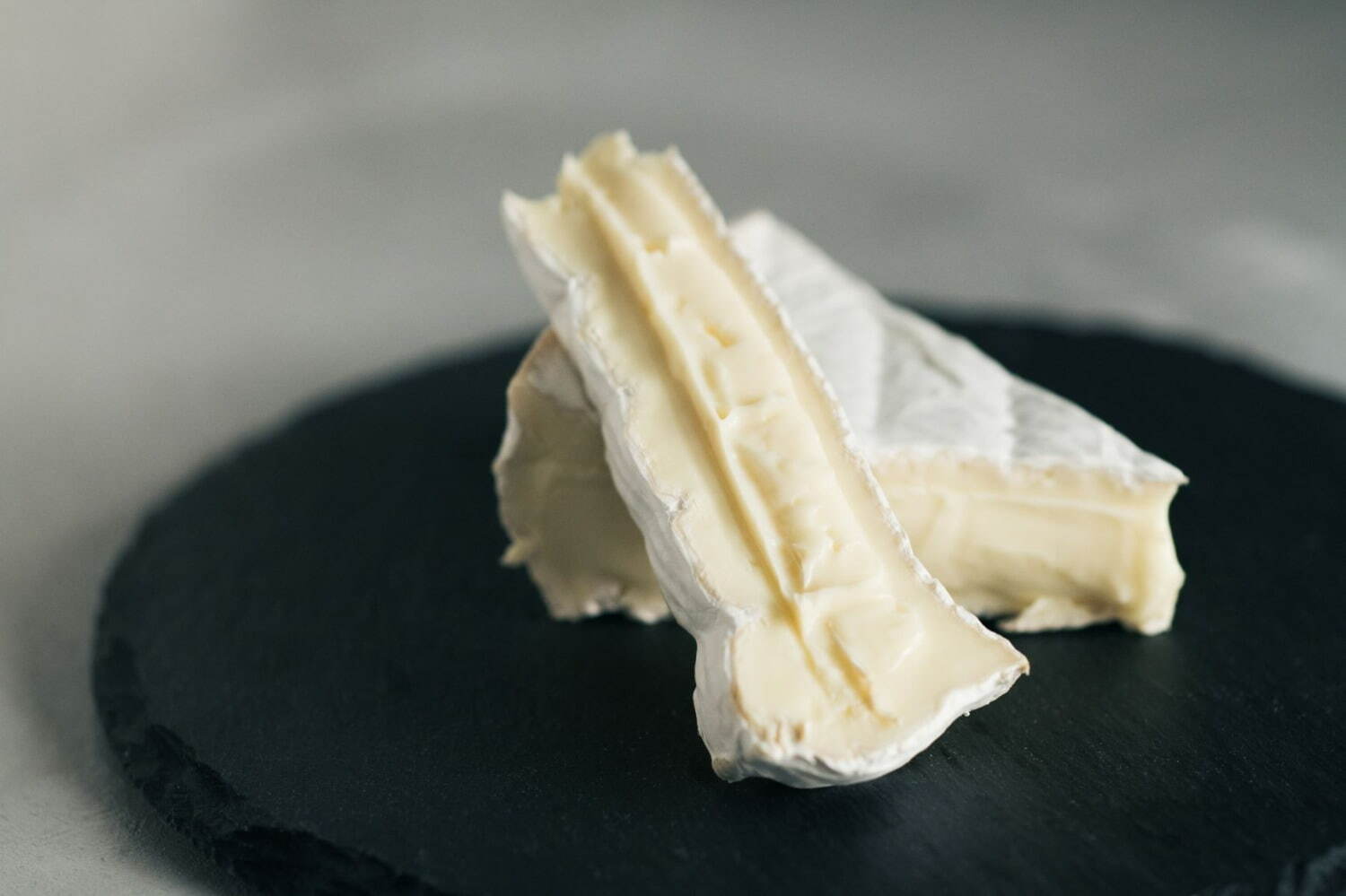 「チーズパティシエ」Q・B・B“かび系ナチュラルチーズ”使用の濃厚チーズアイスクリーム｜写真4