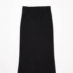 チノ×トゥー ユナイテッドアローズ、ゆったりサイズのセーター＆スリット入りニットスカート｜写真4