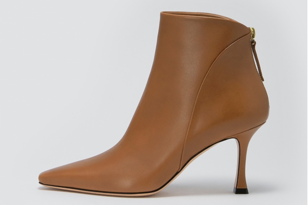 ペリーコ22年秋冬、スワロフスキーのビジューが輝くパンプス＆“フレアヒール”のショートブーツ