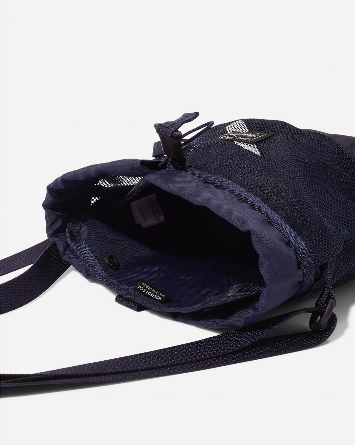 サタデーズ ニューヨークシティ×ポーターの新作バッグ、ドローストリング仕様のメッシュトートや巾着｜写真8