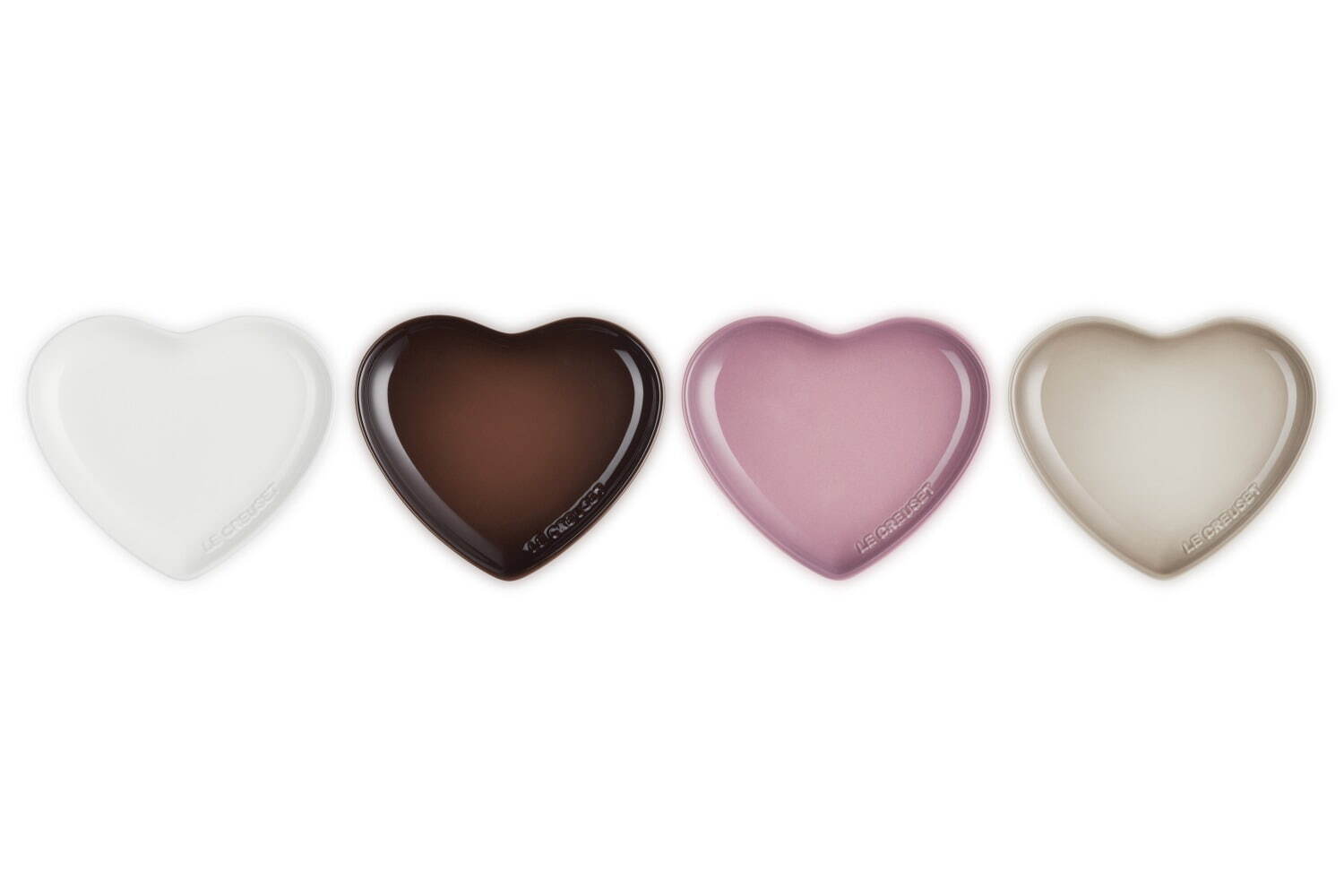 ル・クルーゼ22年秋冬“スモーキーカラー”のハート型プレートセット＆編み目模様のマグカップ