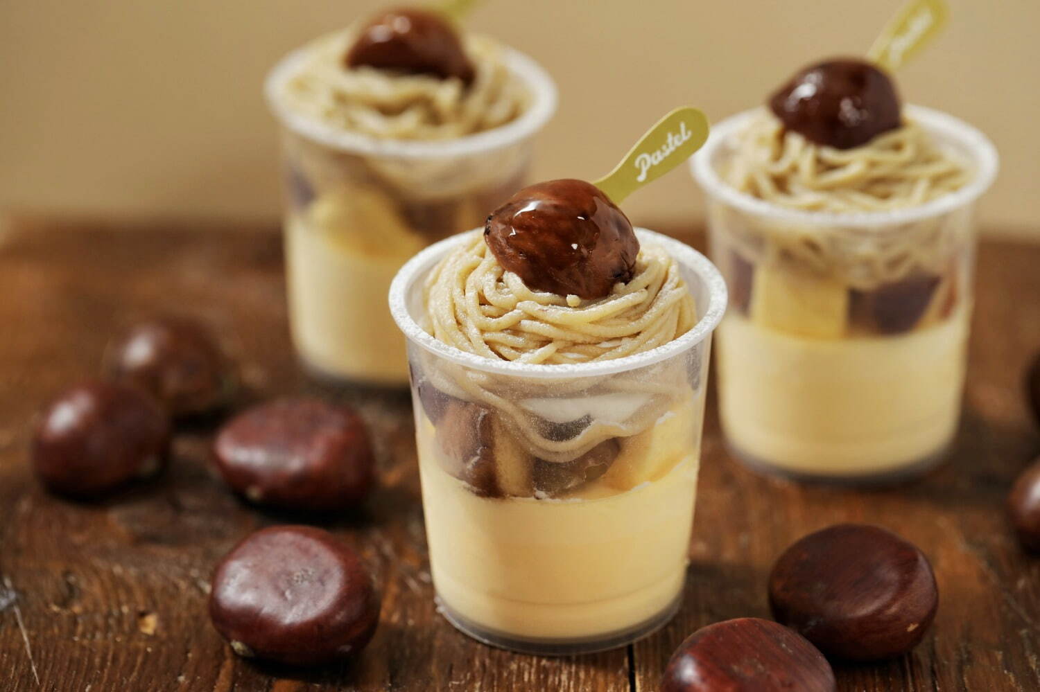 パステル”秋の味覚”たっぷりスイーツ、濃厚モンブランプリン贅沢プリンア・ラ・モード - ファッションプレス