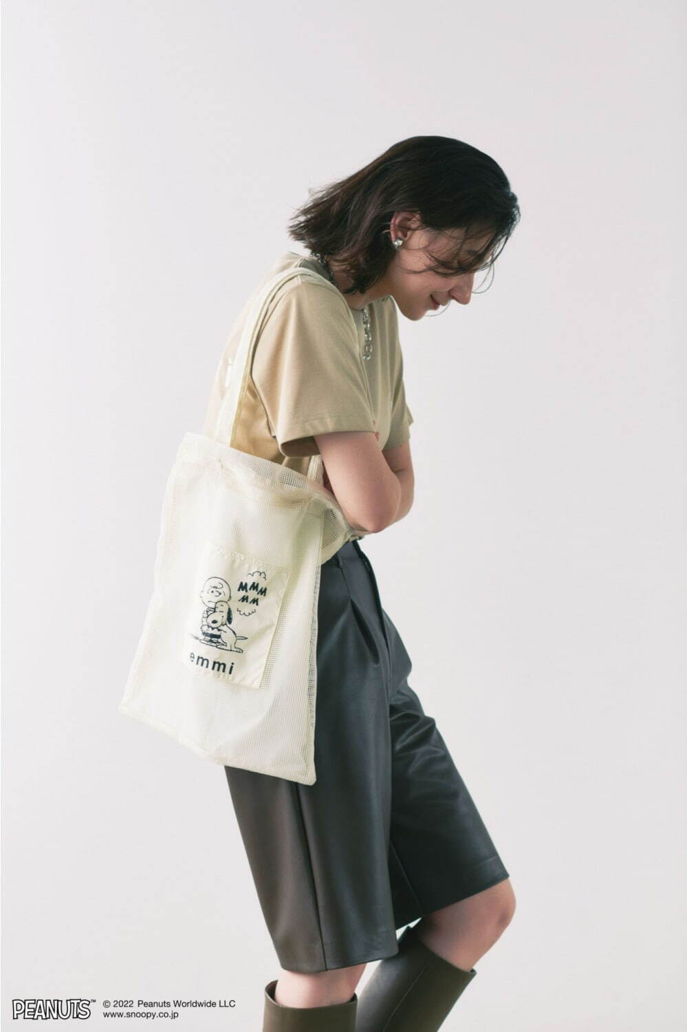 エミ「ピーナッツ」スヌーピーの限定コラボTシャツ＆トート
