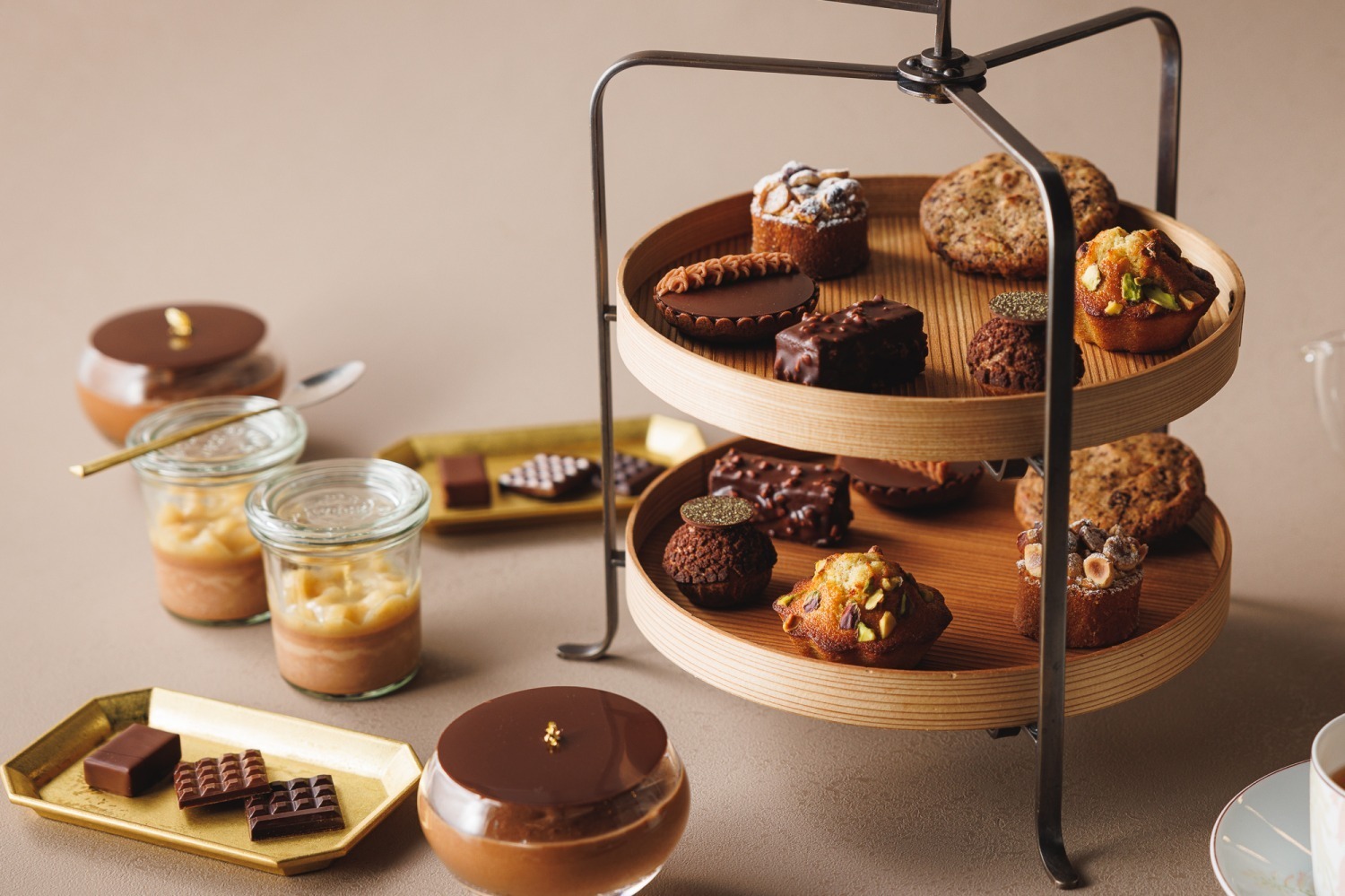 ル・ショコラ・アラン・デュカス秋のショコラデザート＆アフタヌーンティー、ふんわり丸いムース・マロン