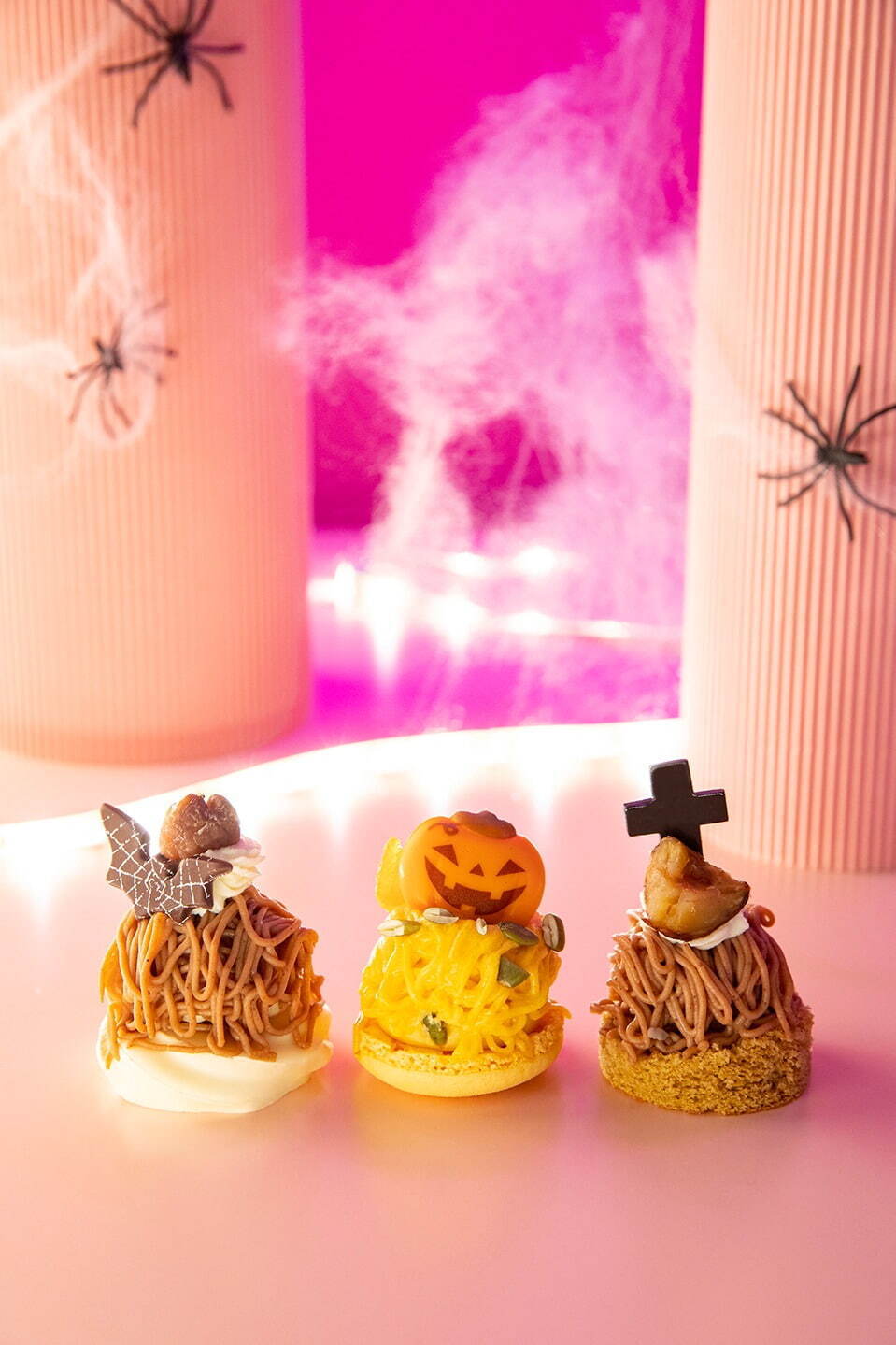 ハロウィン×秋の味覚アフタヌーンティーが新宿で、栗＆かぼちゃモンブランやカラフルモンスタースイーツ｜写真4