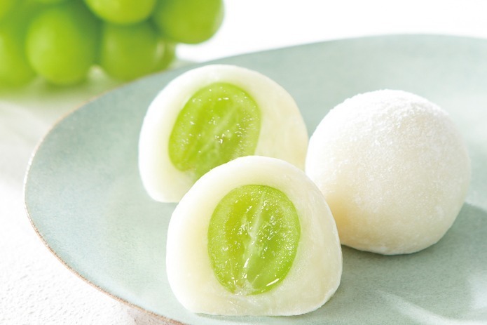 亀屋万年堂、大粒シャインマスカット“一粒まるごと”贅沢フルーツ大福