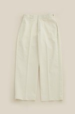 ナノ・ユニバースとディッキーズの別注パンツ、“大人顔”のしっかりツイル生地×ルーズなシルエット｜写真4