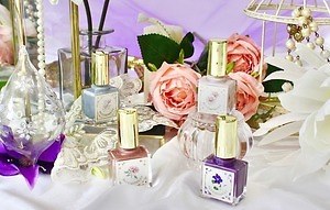 出版社生まれのネイル「秘めごとネイル」ダイアナ妃＆ジャクリーン・ケネディ着想の新作秋冬カラー｜写真1