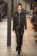 バナル シック ビザール(banal chic bizarre)、2010-2011年秋冬コレクション｜写真9