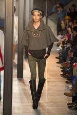 バナル シック ビザール(banal chic bizarre)、2010-2011年秋冬コレクション｜写真17