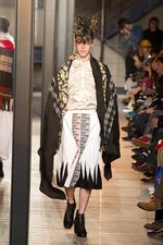 バナル シック ビザール(banal chic bizarre)、2010-2011年秋冬コレクション｜写真24