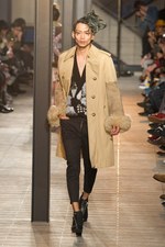 バナル シック ビザール(banal chic bizarre)、2010-2011年秋冬コレクション｜写真27