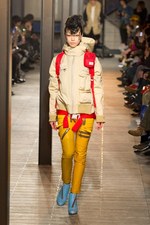 バナル シック ビザール(banal chic bizarre)、2010-2011年秋冬コレクション｜写真30