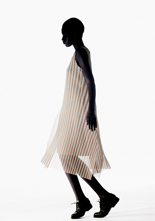 プリーツ プリーズ イッセイ ミヤケ(PLEATS PLEASE ISSEY MIYAKE) 2014年春夏ウィメンズコレクション  - 写真22