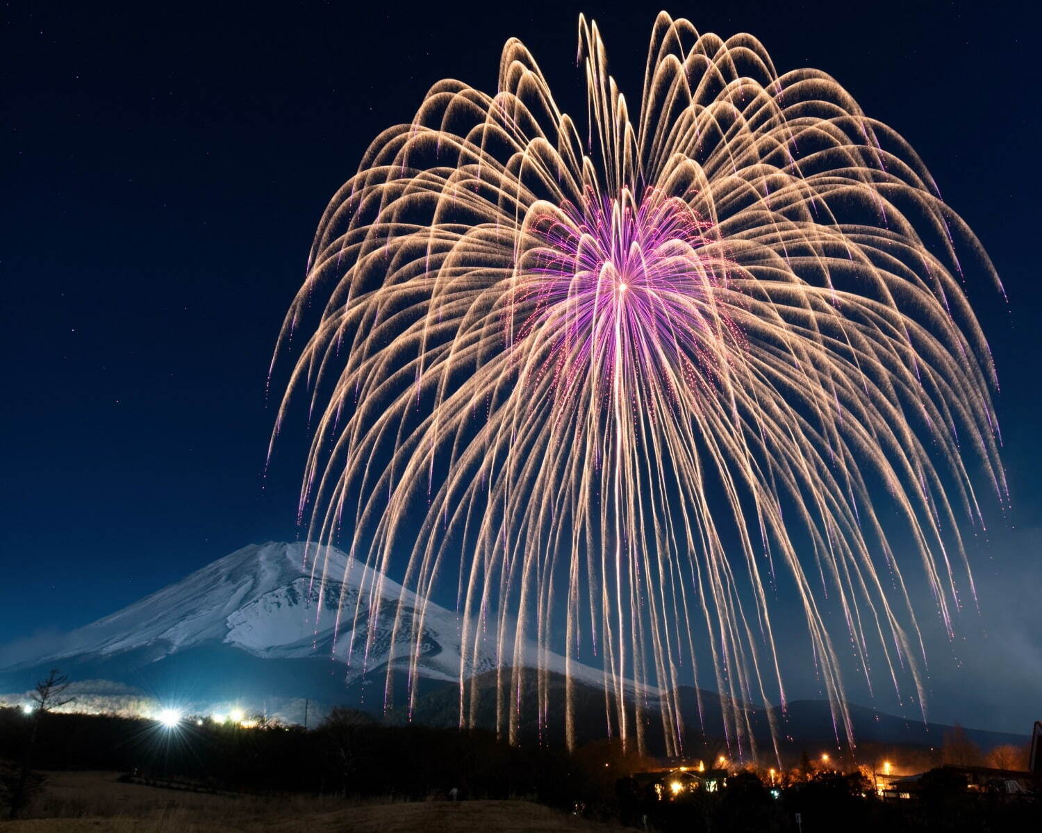 富士山×花火×モータースポーツの“劇場型”花火大会、富士スピードウェイで開催｜写真7
