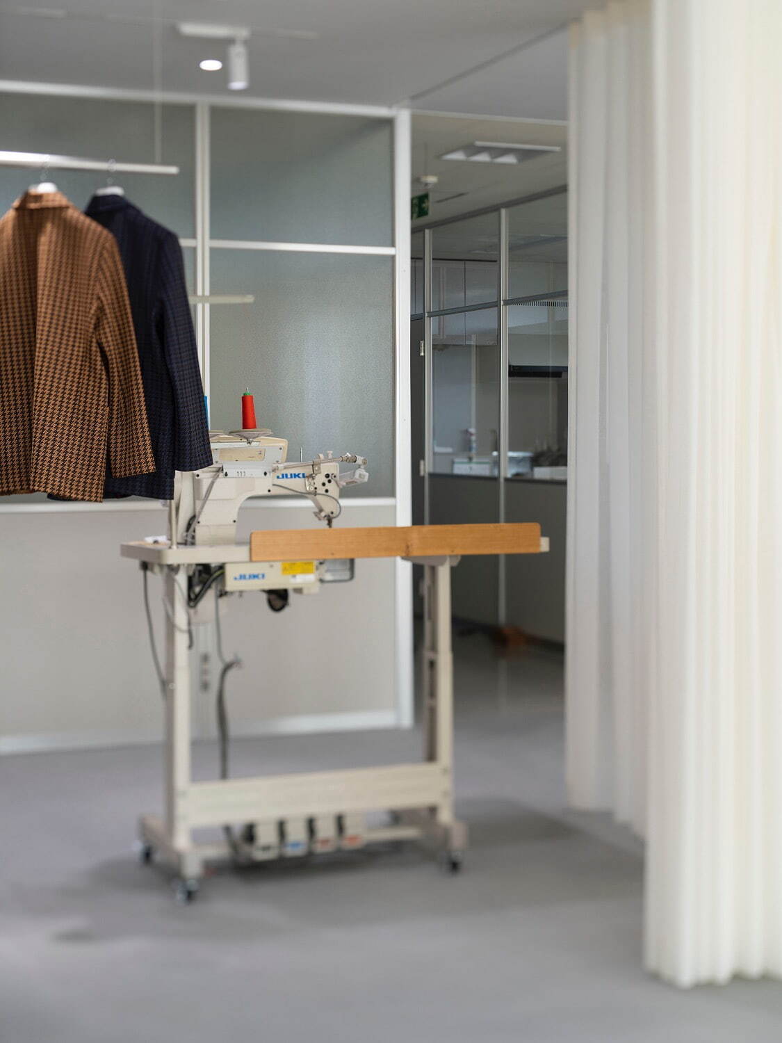 コーヘン(COOHEM), ディスイズアセーター(THIS IS A SWEATER.) 米富繊維｜写真19