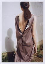 アカネ ウツノミヤ 2023年春夏コレクション、写真家ロバート・メープルソープの作品を洋服に｜写真12