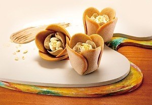 TOKYOチューリップローズの秋限定「チューリップローズ モンブラン」Wクリームで味わう花型スイーツ｜写真1