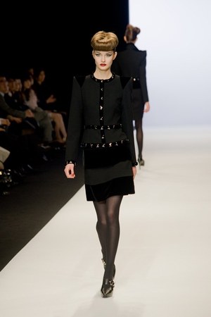ユキコ ハナイ(Yukiko Hanai)、2010-2011年秋冬コレクション｜写真2