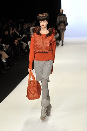 ユキコ ハナイ(Yukiko Hanai)、2010-2011年秋冬コレクション｜写真17