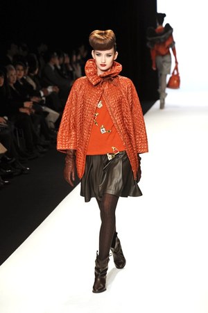 ユキコ ハナイ(Yukiko Hanai)、2010-2011年秋冬コレクション｜写真18