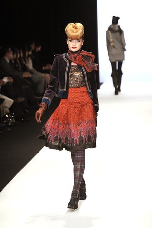 ユキコ ハナイ(Yukiko Hanai)、2010-2011年秋冬コレクション｜写真21