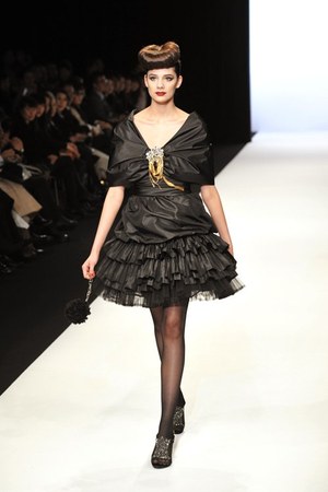ユキコ ハナイ(Yukiko Hanai)、2010-2011年秋冬コレクション｜写真32