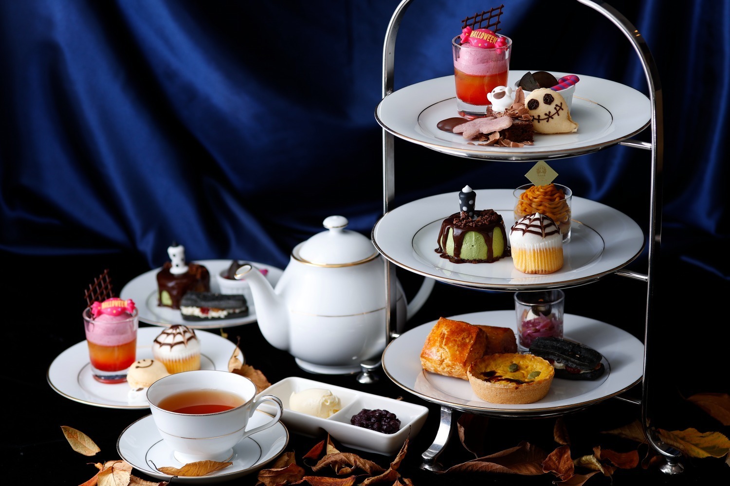 ブルーベリー｜ホテルニューグランド“ハロウィン”アフタヌーンティー、おばけのマカロン＆魔女の鍋ゼリー