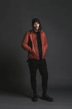 ザ ヴィリディアン、ベストとしても着用できるダウンジャケット＆風合い豊かなゴートレザージャケットなど｜写真11