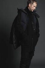 ザ ヴィリディアン、ベストとしても着用できるダウンジャケット＆風合い豊かなゴートレザージャケットなど｜写真3