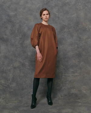 ルームエイト ブラック(Room no.8 / BLACK) 2022-23年秋冬ウィメンズコレクション  - 写真2