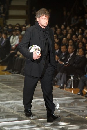 ヨウジヤマモト(Yohji Yamamoto) YOHJI YAMAMOTO THE MEN 4.1 2010 TOKYO｜写真17