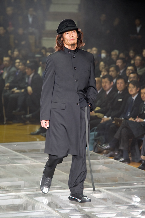 ヨウジヤマモト(Yohji Yamamoto) 2010-11年秋冬メンズコレクション  - 写真14