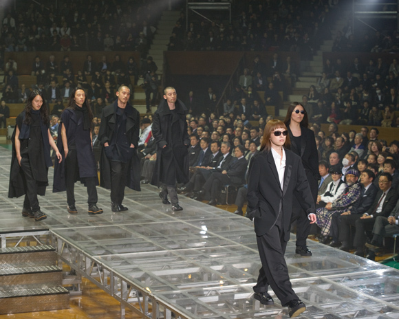 ヨウジヤマモト(Yohji Yamamoto) 2010-11年秋冬メンズコレクション  - 写真21