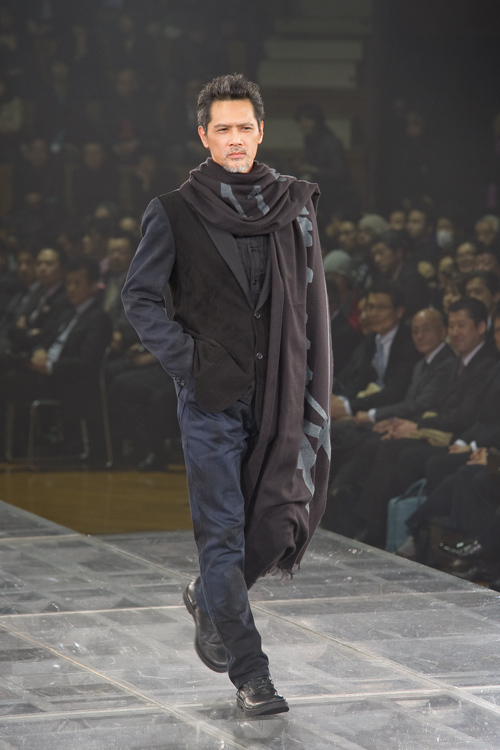 ヨウジヤマモト(Yohji Yamamoto) 2010-11年秋冬メンズコレクション  - 写真25