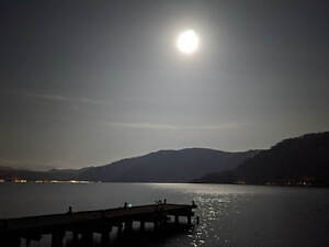 絶景イベント「十和田湖スカイランタン」青森で、月＆星々が輝く夜空にスカイランタンを打ち上げ｜写真3