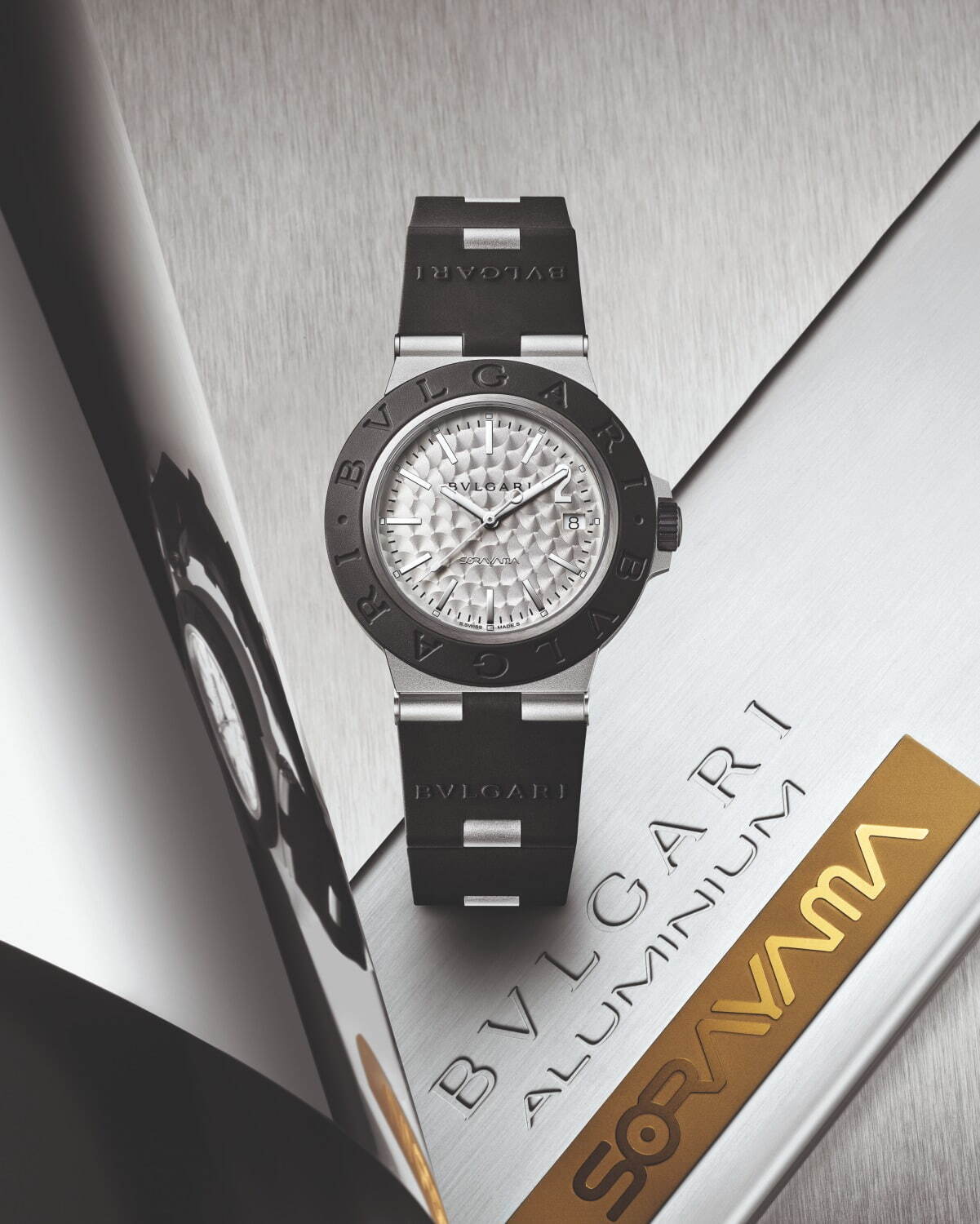 ブルガリ×空山基の限定腕時計 - “光の渦”が連なるダイヤル、1930～40年代の車や飛行機から着想｜写真3