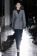 エズミ 2023年春夏コレクション - 学生時代へ原点回帰、ヴィクトリアン朝時代の美学を再解釈｜写真4