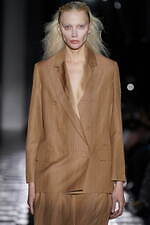 エズミ 2023年春夏コレクション - 学生時代へ原点回帰、ヴィクトリアン朝時代の美学を再解釈｜写真10