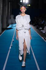 ユーシーエフ 2023年春夏コレクション - 軽やかなフォルムの変化｜写真27