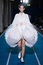 ユーシーエフ 2023年春夏コレクション - 軽やかなフォルムの変化｜写真32