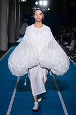 ユーシーエフ 2023年春夏コレクション - 軽やかなフォルムの変化｜写真34