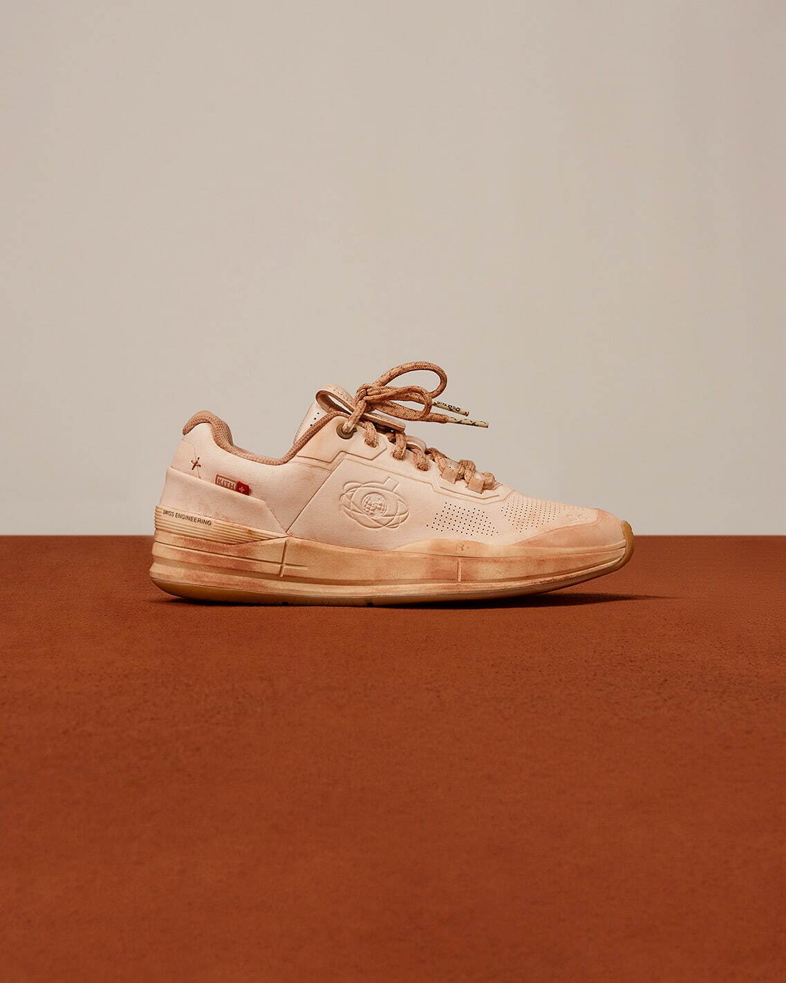 KITH×ロジャー・フェデラー×オンのシューズセット、レッドクレー