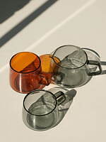 マーガレット・ハウエルからキントー別注ガラスカップ＆ジャグ、“グレー”の限定カラーで｜写真1