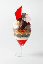 エンポリオ アルマーニ カフェ(EMPORIO ARMANI CAFFE) 季節のパフェ｜写真1